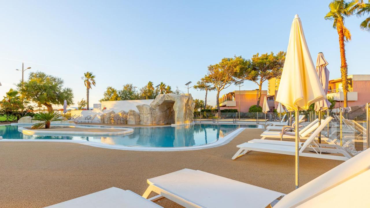 Kaliope Hotel & Residence By Oustal Del Mar Le Lavandou Exterior foto